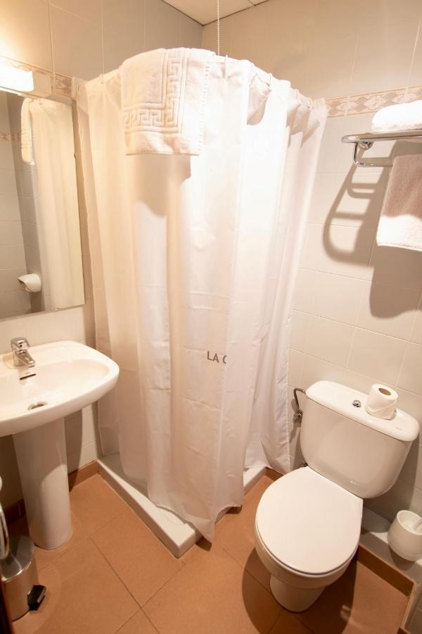 Pensio La Creu Hotel Esterri D'Aneu Bagian luar foto