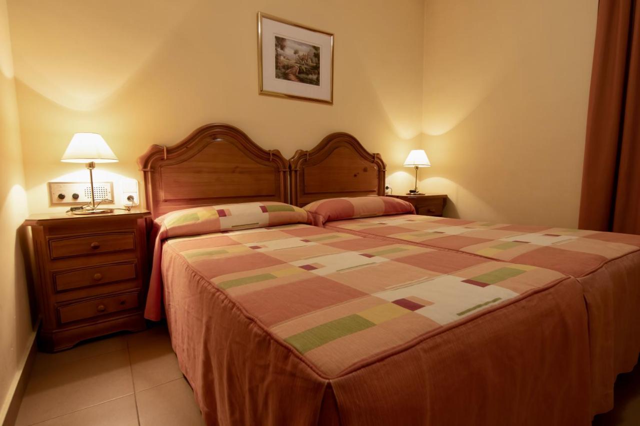 Pensio La Creu Hotel Esterri D'Aneu Bagian luar foto