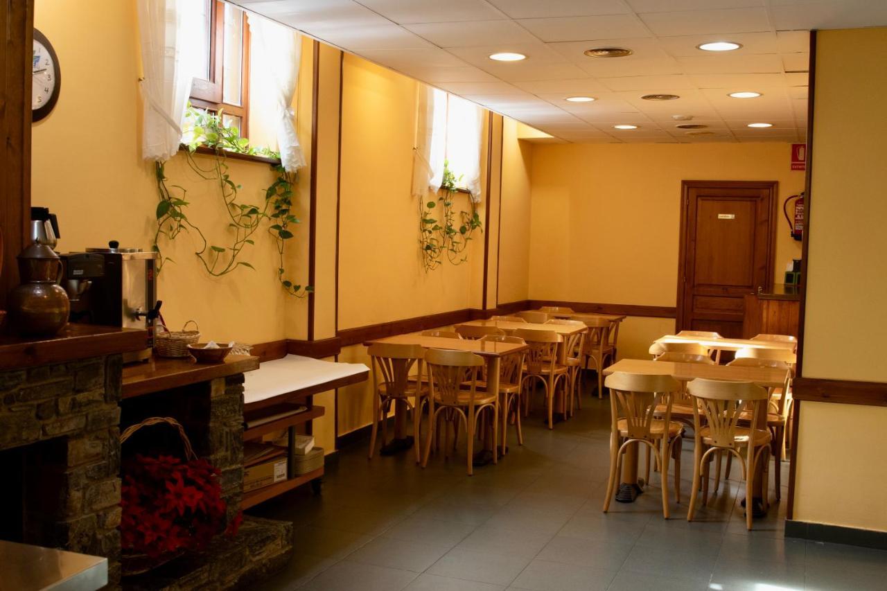 Pensio La Creu Hotel Esterri D'Aneu Bagian luar foto