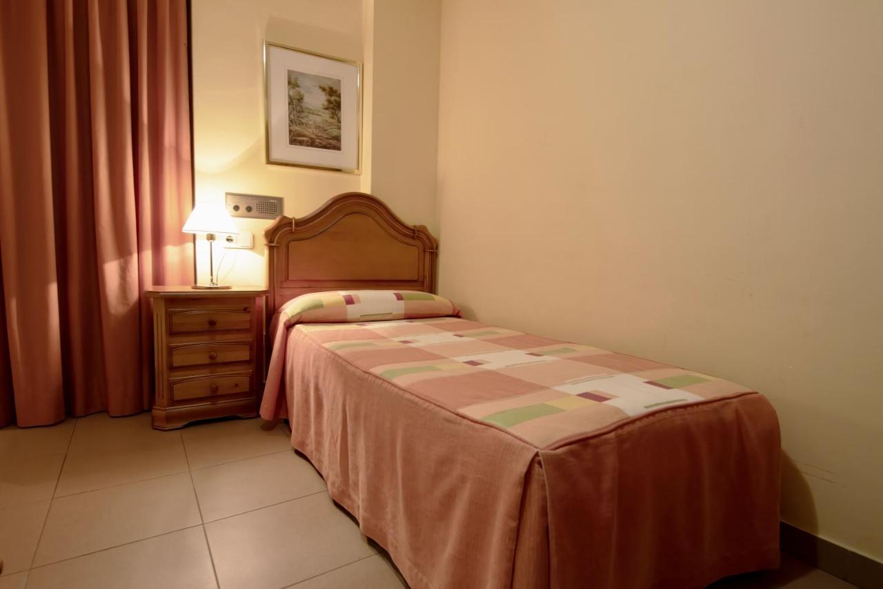 Pensio La Creu Hotel Esterri D'Aneu Bagian luar foto