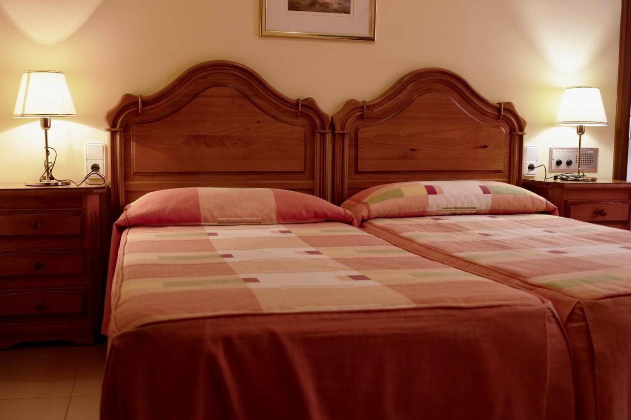Pensio La Creu Hotel Esterri D'Aneu Bagian luar foto
