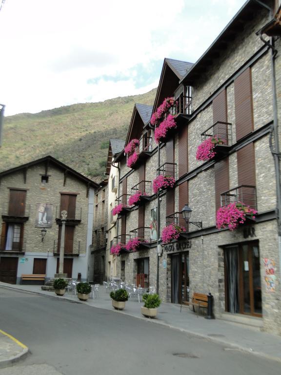 Pensio La Creu Hotel Esterri D'Aneu Bagian luar foto