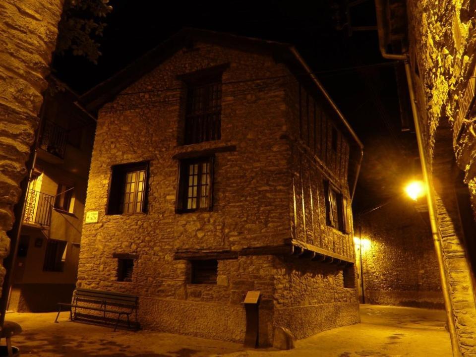Pensio La Creu Hotel Esterri D'Aneu Bagian luar foto