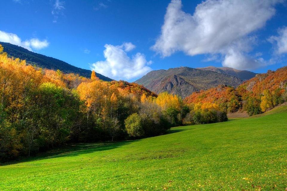 Pensio La Creu Hotel Esterri D'Aneu Bagian luar foto