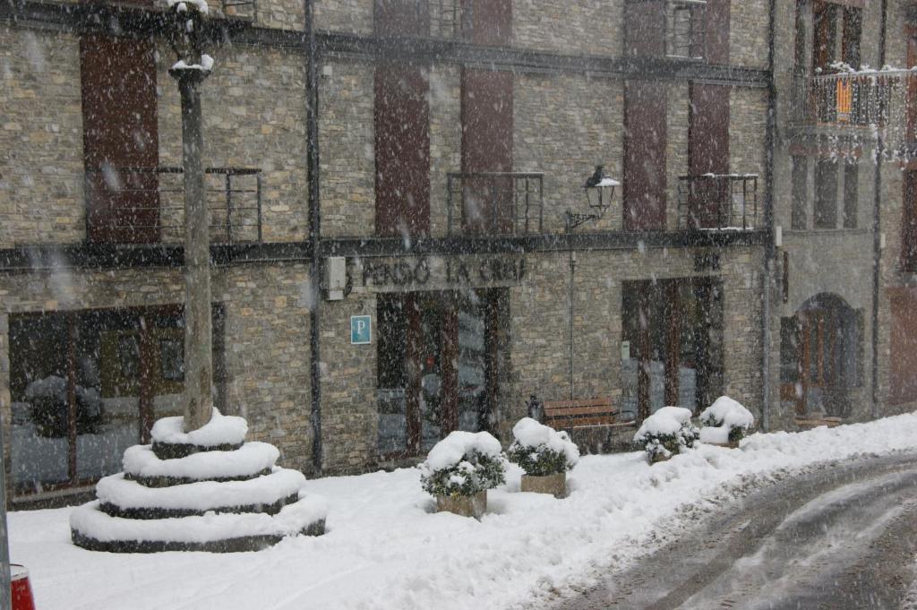 Pensio La Creu Hotel Esterri D'Aneu Bagian luar foto