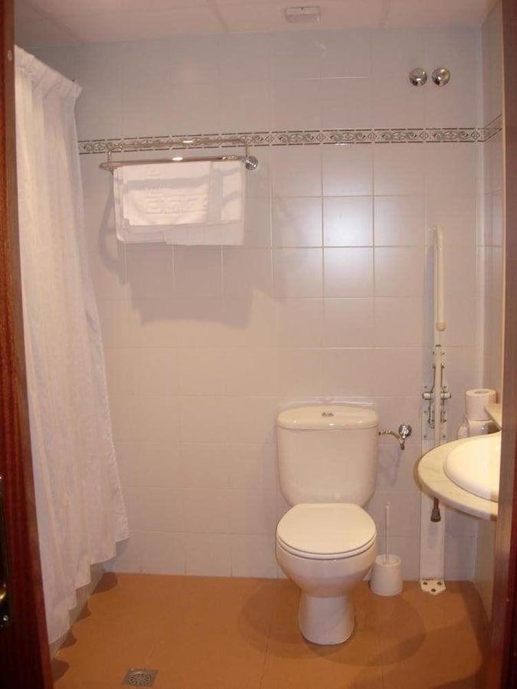 Pensio La Creu Hotel Esterri D'Aneu Bagian luar foto